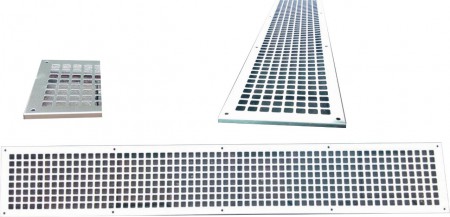 nerezová mřížka s vysekávanými čtverečky, ohraněná 